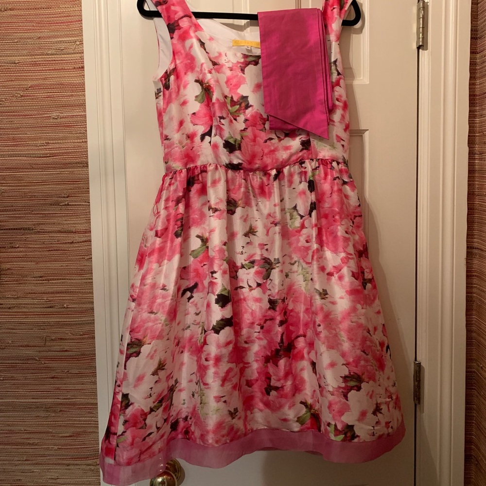 Adorable pink dress with a gorgeous floral pattern